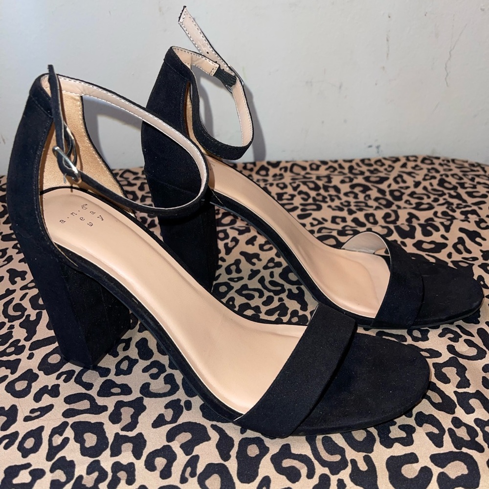 Only worn once!! Cute opened toed heel! Make me an offer!!